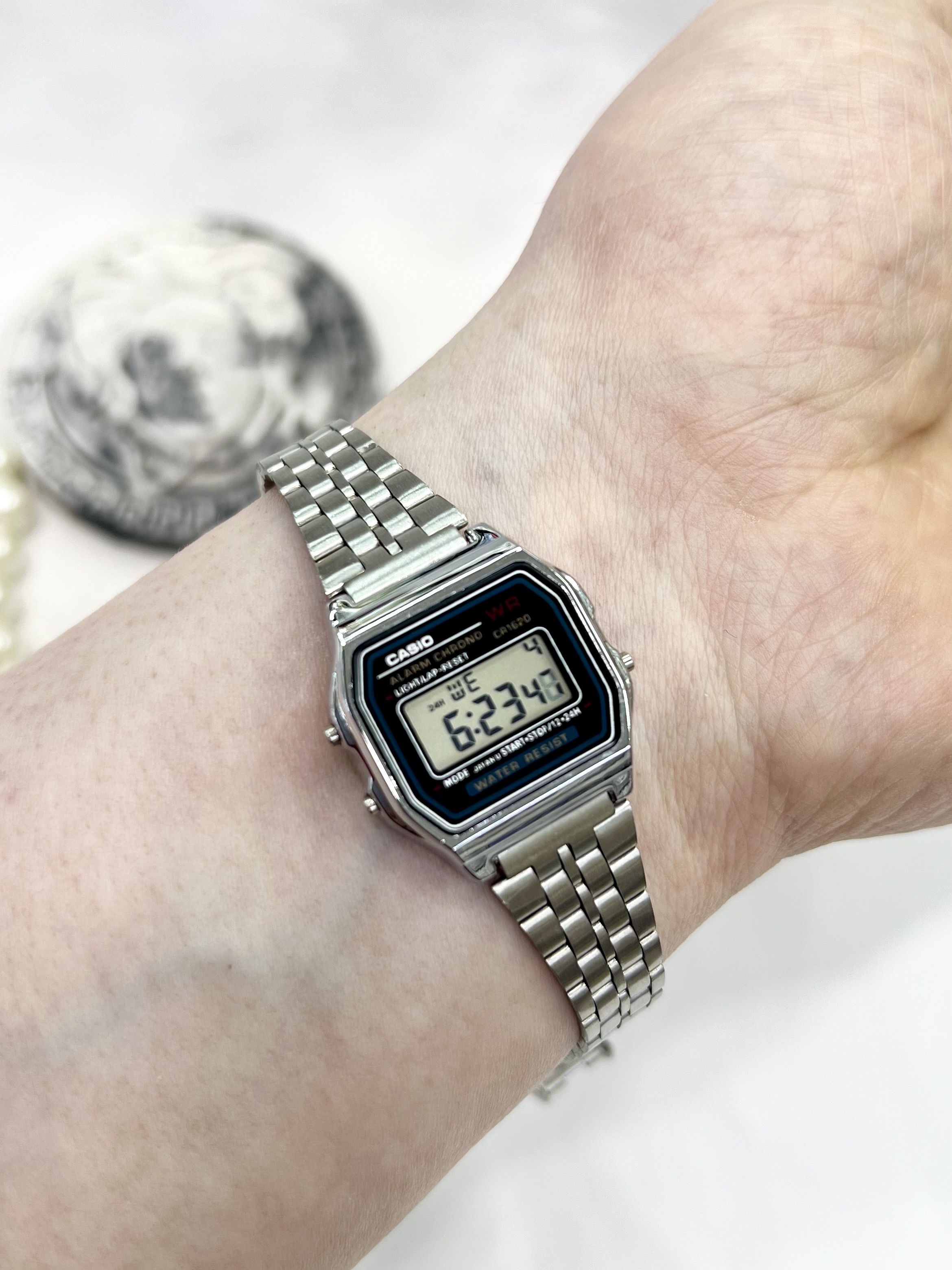 ساعت کاسیو کلاسیک نوستالژی زنانه با صفحه دیجیتال lcd و بند استیل نقره ای،مدل a168