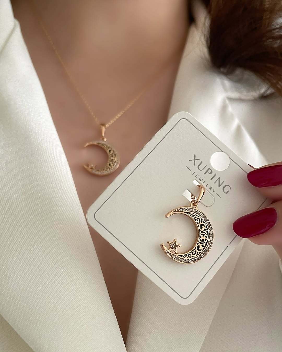 گردنبند زنانه ژوپینگ طرح هلال ماه با ستاره نگین دار،طلایی و ظریف