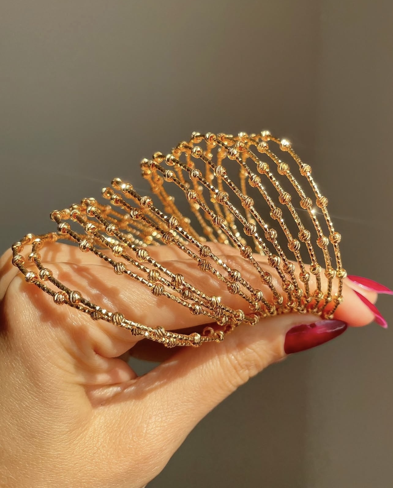 النگو زنانه طلایی البرنادو لوکس و نما دار