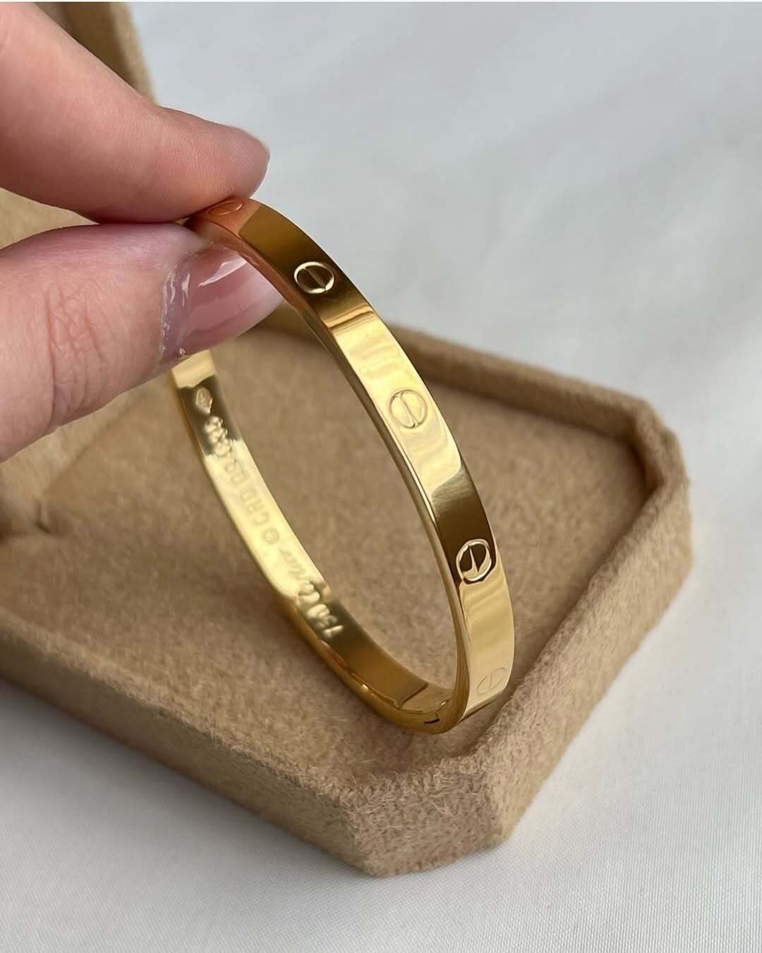 دستبند کارتیه لاو استیل طلایی شیک