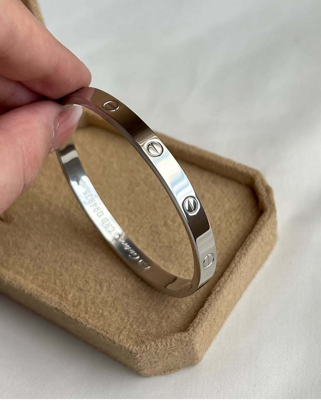 دستبند کارتیه لاو استیل نقره‌ای شیک