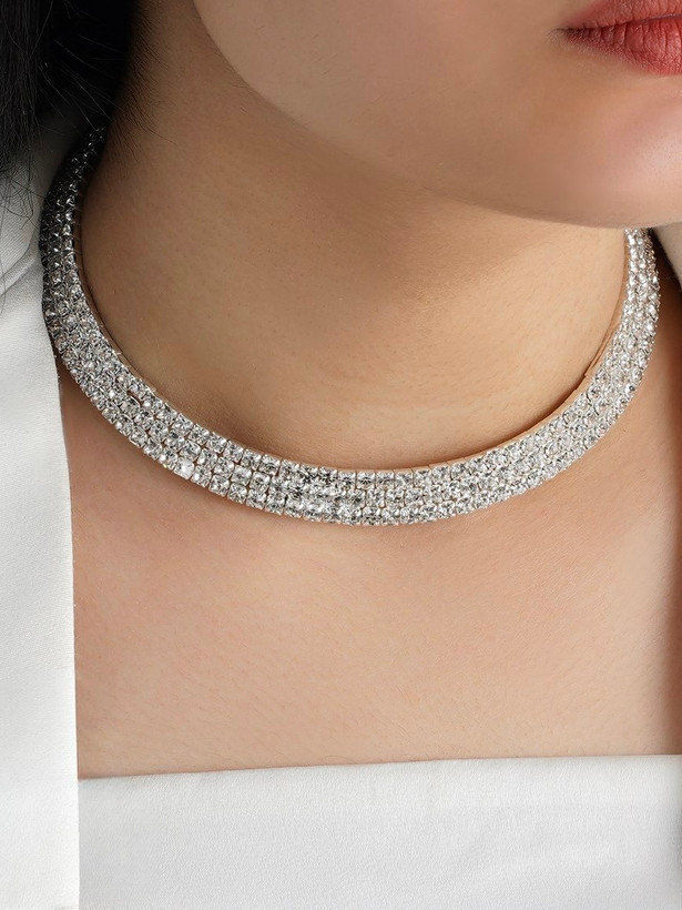 گردنبند طوق نقره ای با نگین های براق،جواهر شیک زنانه