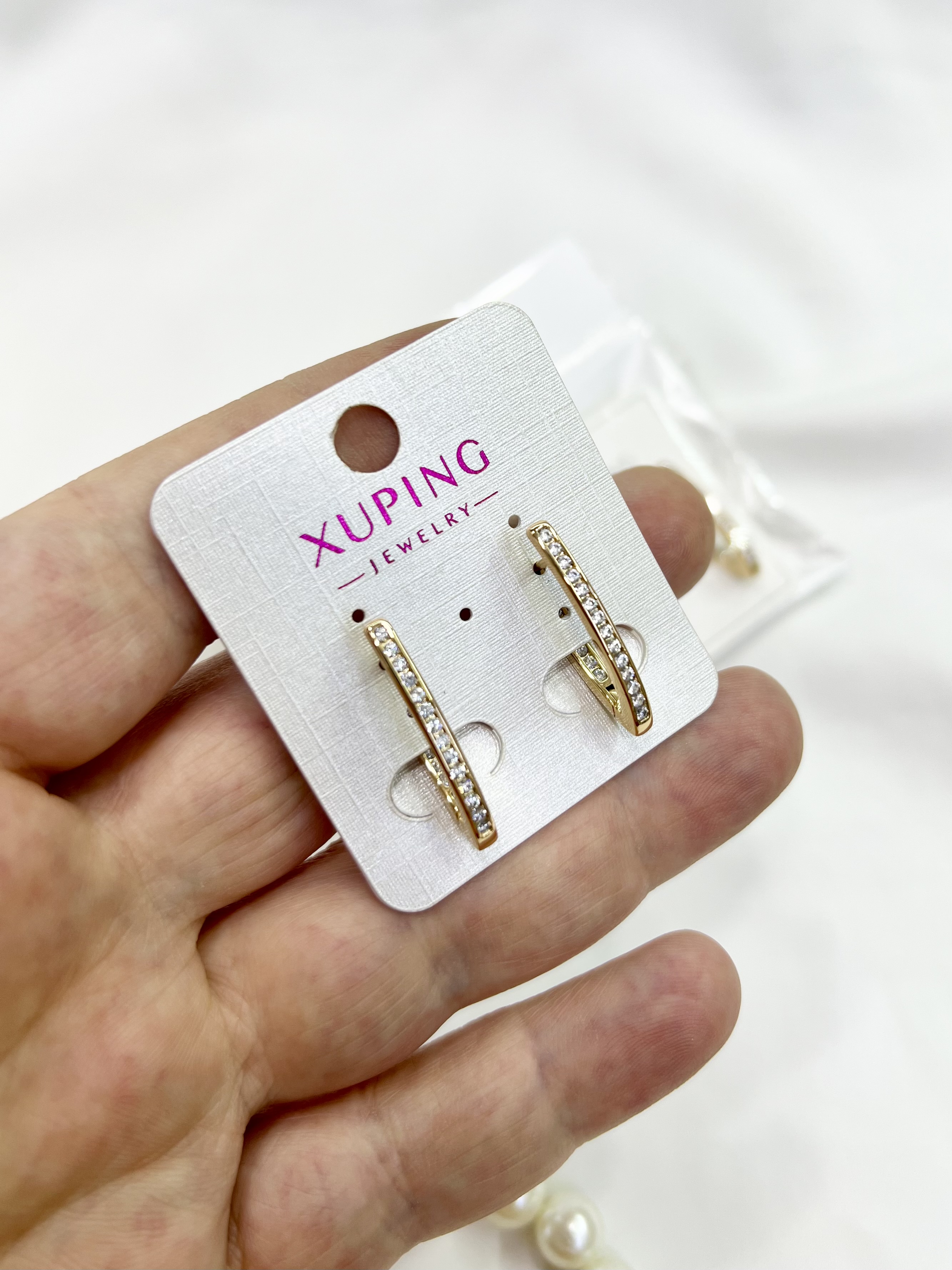 گوشواره حلقه‌ای طلایی با نگین ژوپینگ با روکش طلای ۱۸ عیار