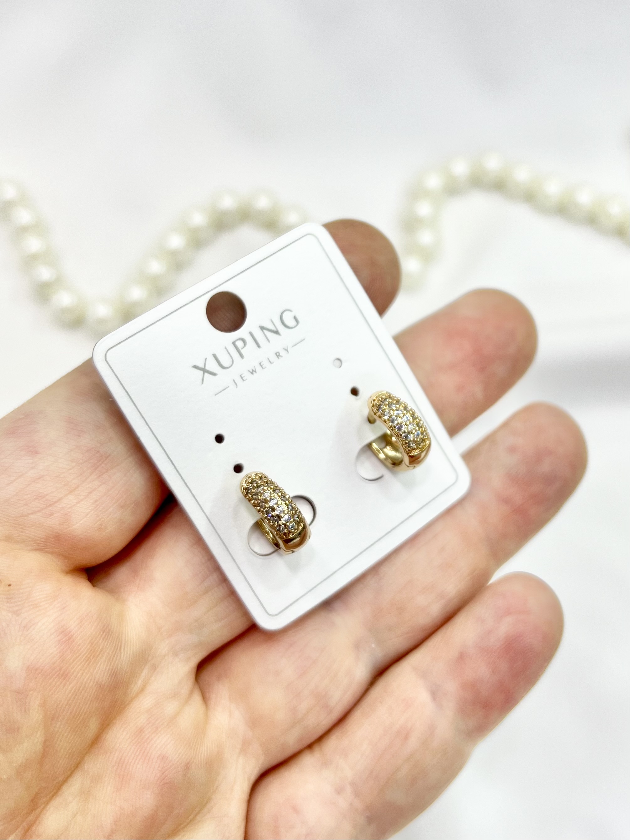 گوشواره کلیپسی ژوپینگ طلایی نگین دار چفتی بدون نیاز به سوراخ گوش