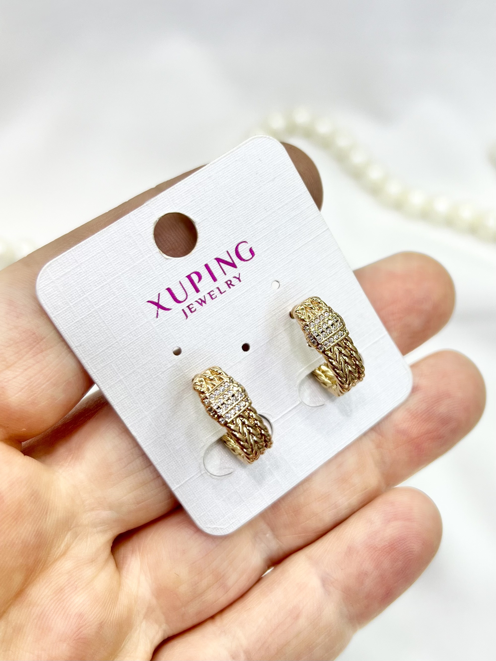 گوشواره کلیپسی ژوپینگ طرح بافت نگین دار طلایی xuping