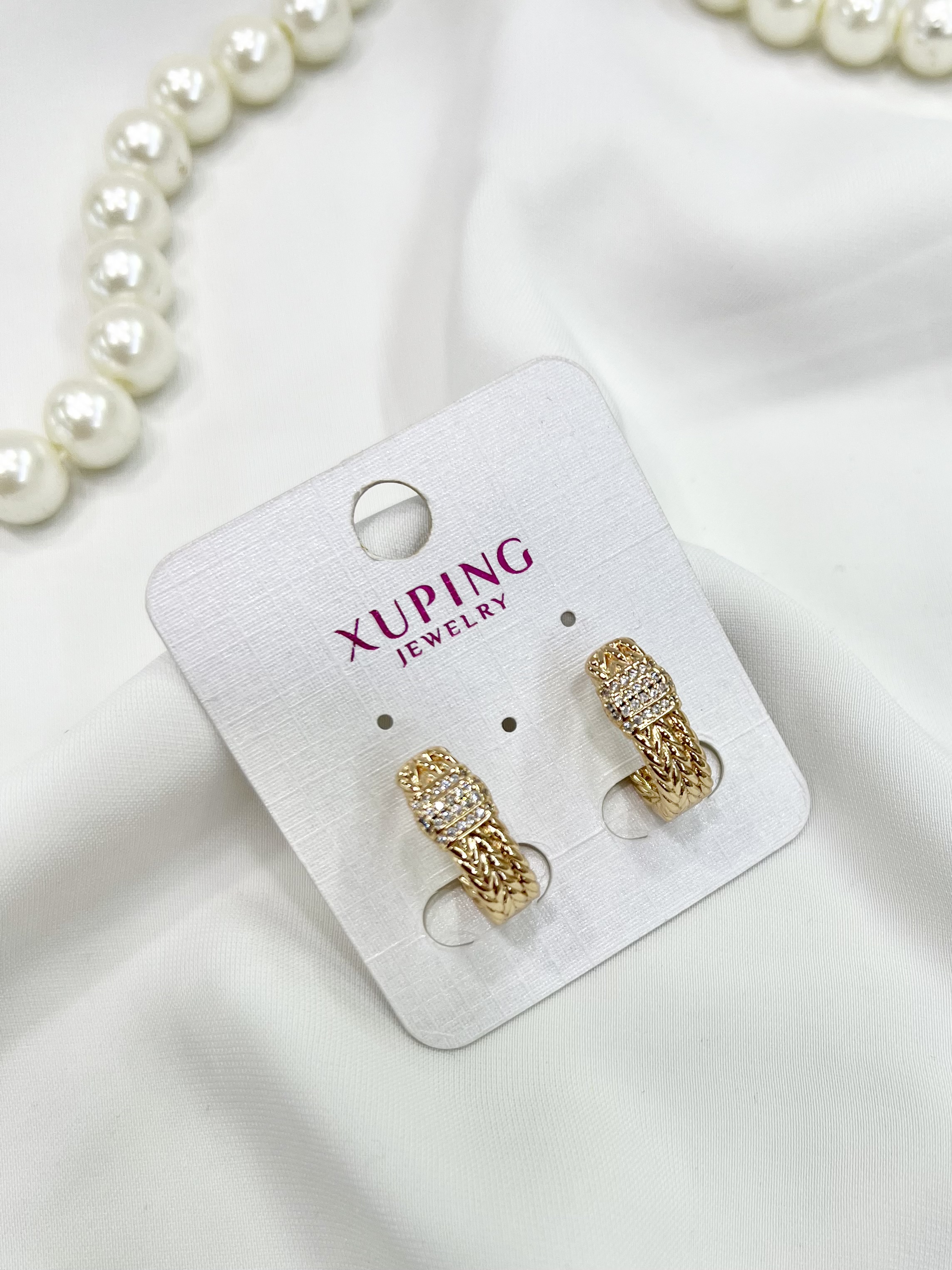 گوشواره کلیپسی ژوپینگ طرح بافت نگین دار طلایی xuping